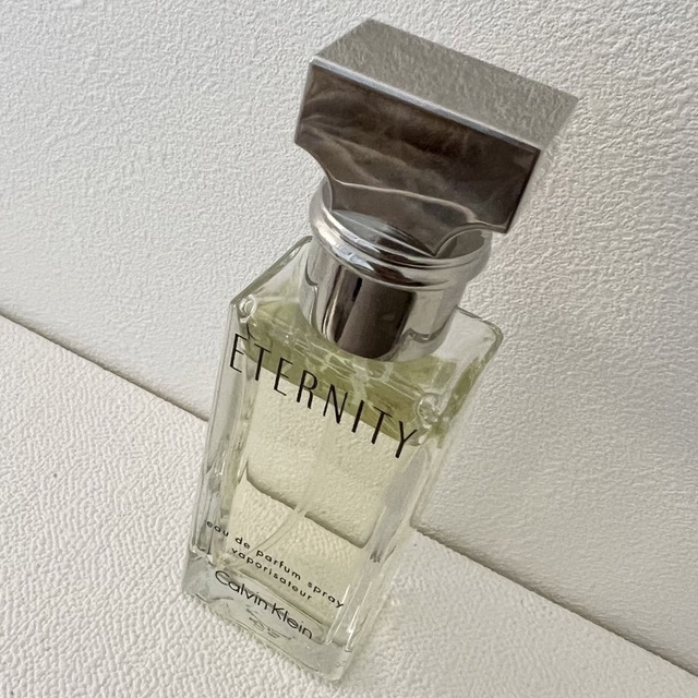 Calvin Klein(カルバンクライン)のカルバンクライン　エタニティ　オードパルファム　香水　30ml スプレー コスメ/美容の香水(香水(女性用))の商品写真