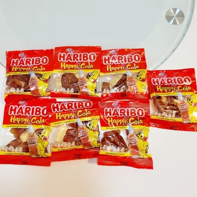 ハリボー　HARIBO　コーラ味グミ 10g×7袋 食品/飲料/酒の食品(菓子/デザート)の商品写真