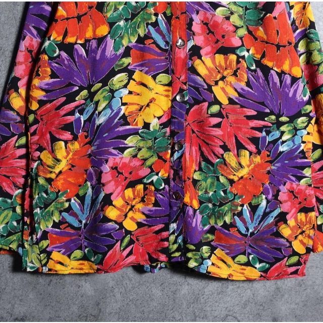 CHICO‘S チコズ　フラワー　花柄　マルチカラー　デザイン　シャツ メンズのトップス(シャツ)の商品写真