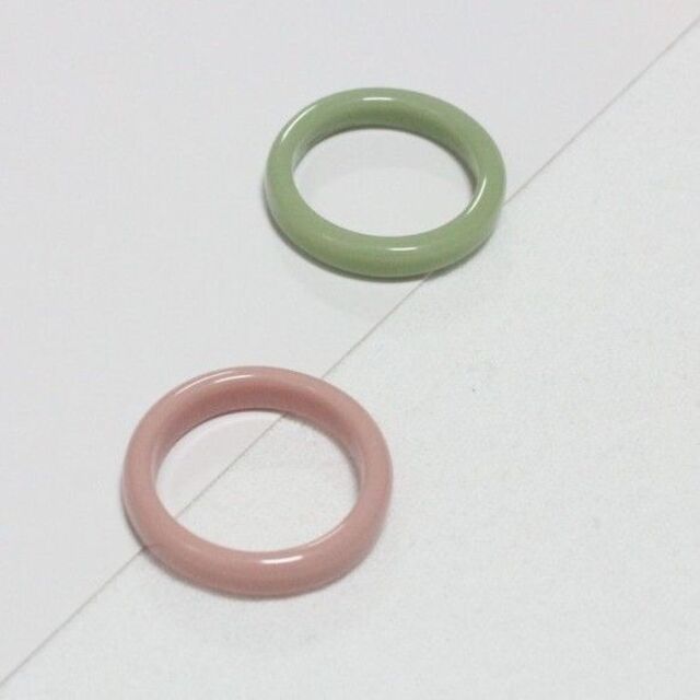 韓国 ホマイカ くすみカラー リング デイリー シンプル アクセ レディースのアクセサリー(リング(指輪))の商品写真