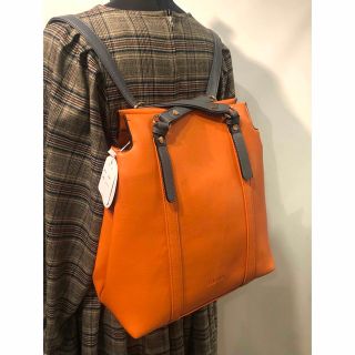 新品  2way  優しいオレンジがステキ♡  リュック＆ショルダーバック(リュック/バックパック)