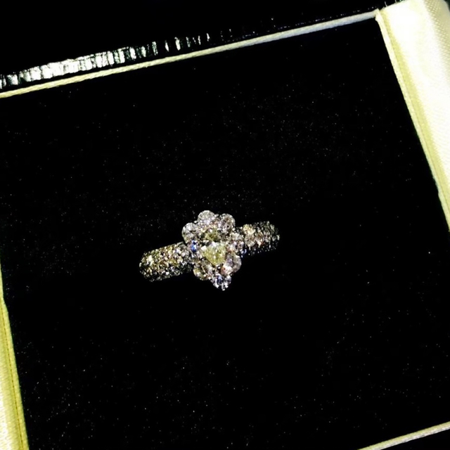 pt900  ダイヤモンド1ct 美品指輪 レディースのアクセサリー(リング(指輪))の商品写真