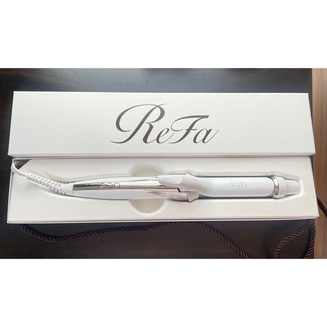 【美品】ReFa リファビューテックカールアイロン26mm ホワイト スマホ/家電/カメラの美容/健康(ヘアアイロン)の商品写真