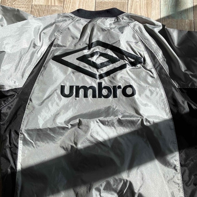 UMBRO(アンブロ)のアンブロ　ピステ スポーツ/アウトドアのサッカー/フットサル(ウェア)の商品写真