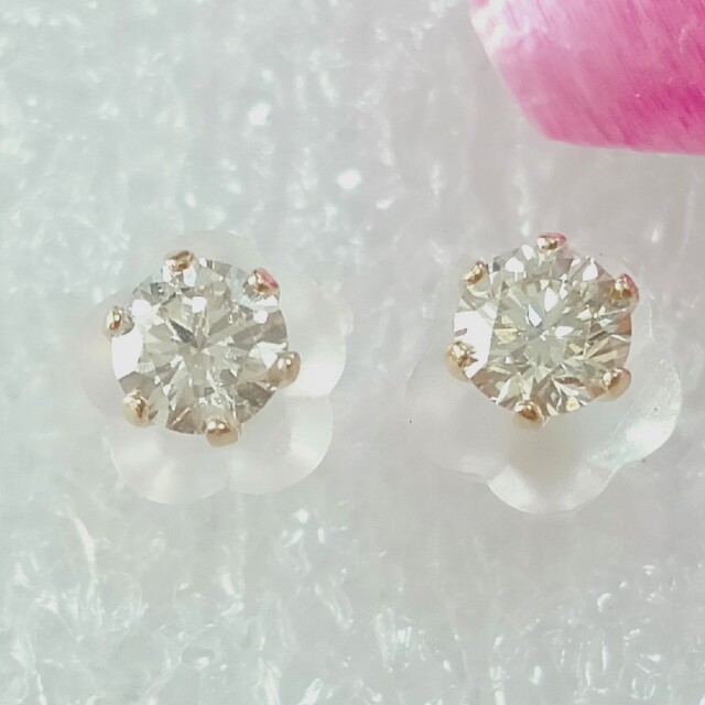 新品K18天然ダイヤモンドピアス 0.20ct イエローゴールド-