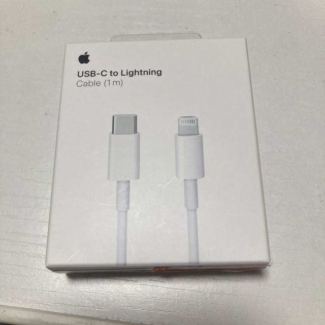 Apple USB-C to Lightning  スマホ/家電/カメラのスマートフォン/携帯電話(バッテリー/充電器)の商品写真