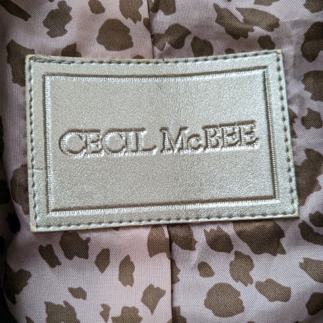 CECIL McBEE(セシルマクビー)のCECIL McBEE　トレンチコート レディースのジャケット/アウター(トレンチコート)の商品写真