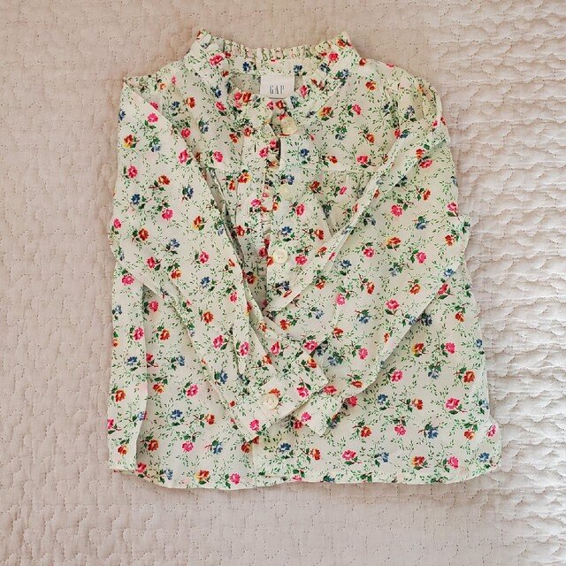 babyGAP(ベビーギャップ)の【80cm】Gap Baby サラ・ジェシカ・パーカー コラボ花柄シャツ キッズ/ベビー/マタニティのベビー服(~85cm)(シャツ/カットソー)の商品写真