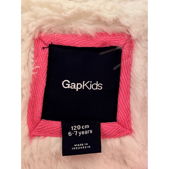 GAP Kids(ギャップキッズ)の【送料込み】GapKidsのファー付きピンクパーカー キッズ/ベビー/マタニティのキッズ服女の子用(90cm~)(ジャケット/上着)の商品写真