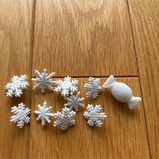 カーリーコレクション(Curly Collection)のカーリーコレクション　雪の結晶ボタンセット　入園入学準備　ハンドメイド(各種パーツ)