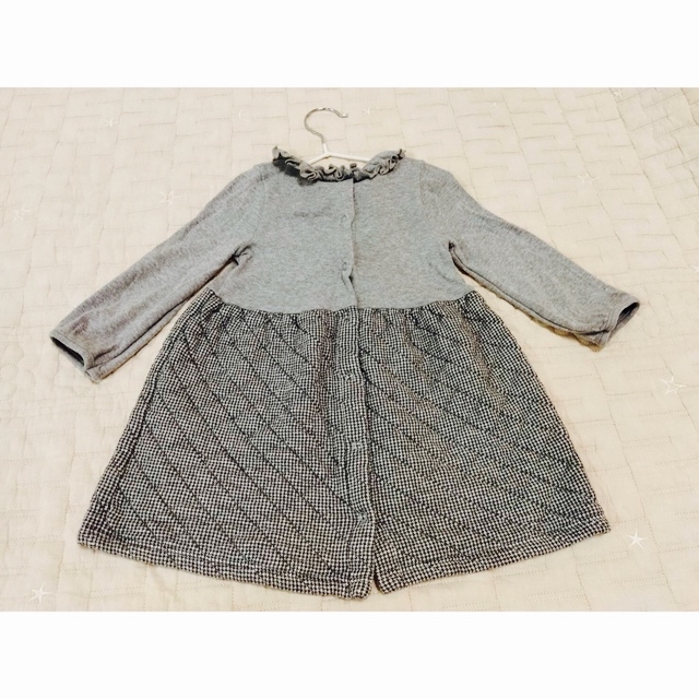 PETIT BATEAU(プチバトー)の襟フリルグレーワンピース キッズ/ベビー/マタニティのベビー服(~85cm)(ワンピース)の商品写真