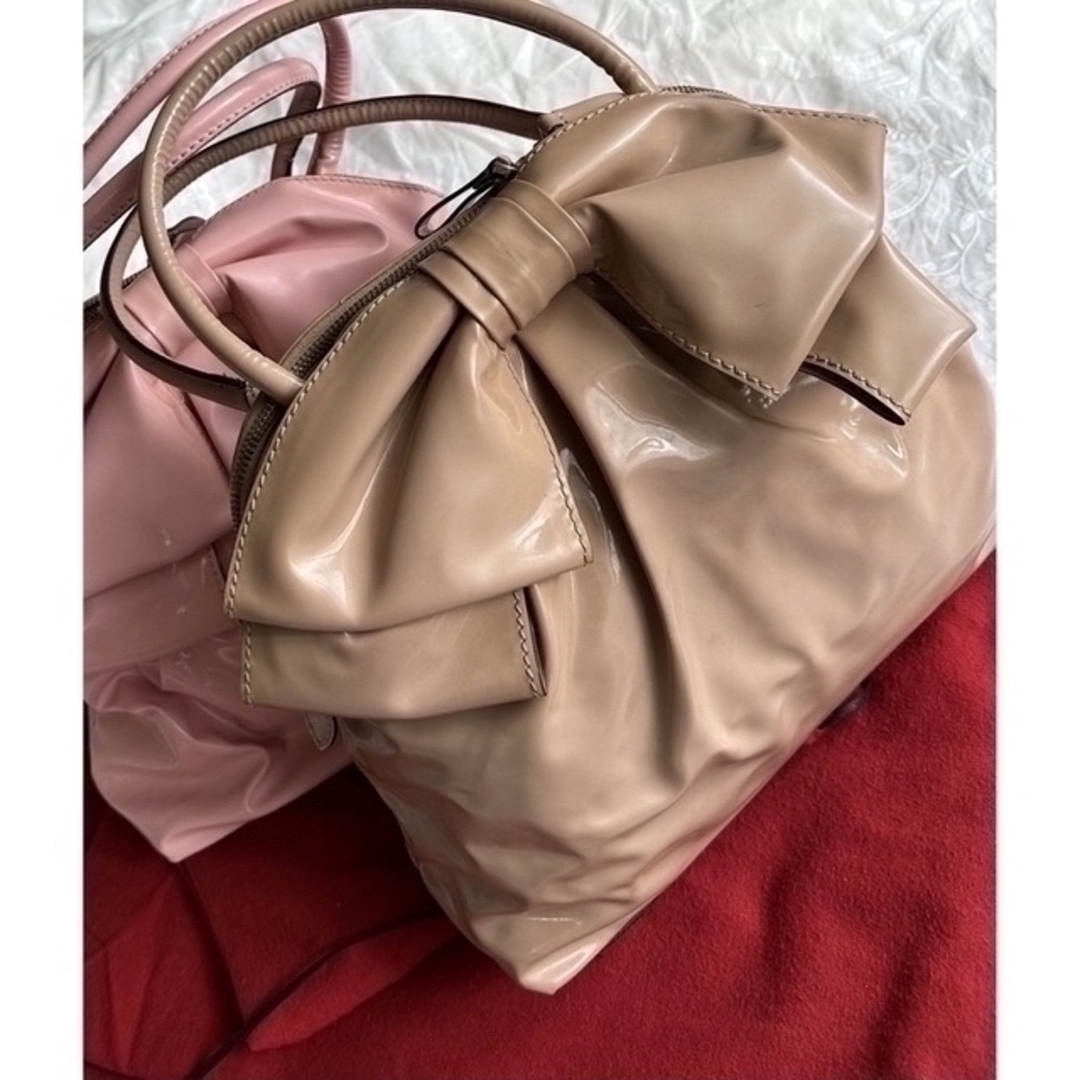 バッグ　valentino パテントレザー　エナメル　ベージュ　新品