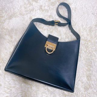 Salvatore Ferragamo - 【美品】サルヴァトーレフェラガモ ワン