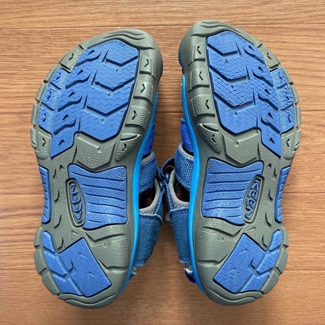 KEEN(キーン)のキーン　ジュニア　サンダル　青　20センチ キッズ/ベビー/マタニティのキッズ靴/シューズ(15cm~)(サンダル)の商品写真