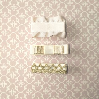 ボンポワン(Bonpoint)の【handmade】gold × beige✨ヘアクリップ セット(ファッション雑貨)