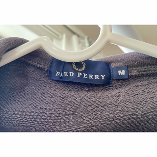 【FRED PERRY】パーカー（Mサイズ）