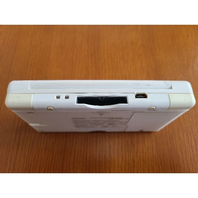 ニンテンドーDS(ニンテンドーDS)のNintendo DS Lite クリスタルホワイト【一応動作品・ジャンク扱い】 エンタメ/ホビーのゲームソフト/ゲーム機本体(携帯用ゲーム機本体)の商品写真