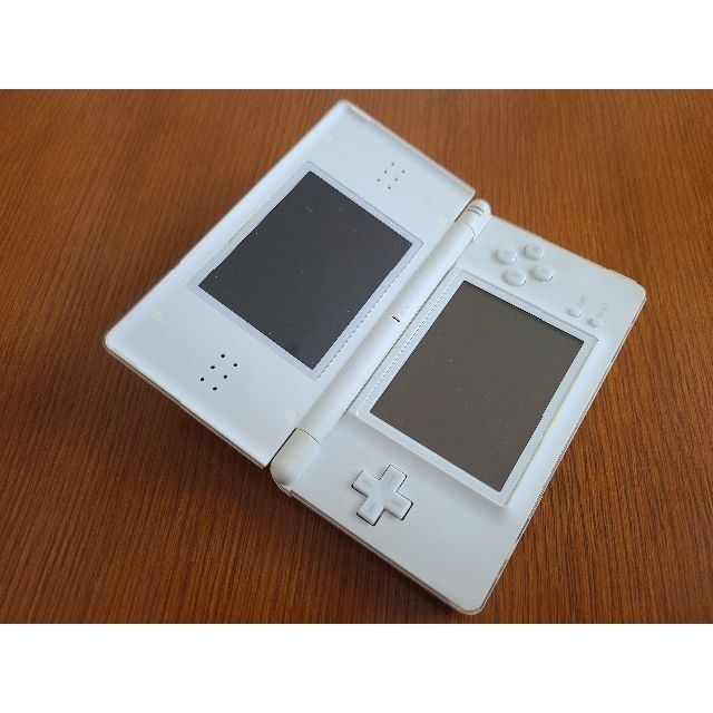 ニンテンドーDS(ニンテンドーDS)のNintendo DS Lite クリスタルホワイト【一応動作品・ジャンク扱い】 エンタメ/ホビーのゲームソフト/ゲーム機本体(携帯用ゲーム機本体)の商品写真