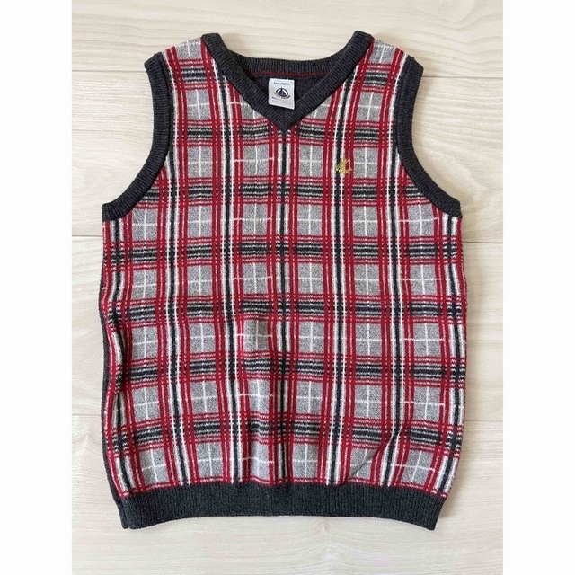 PETIT BATEAU(プチバトー)のプチバトー　ベスト キッズ/ベビー/マタニティのキッズ服男の子用(90cm~)(ジャケット/上着)の商品写真