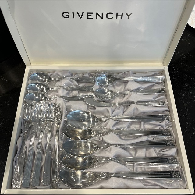 新品未使用　ジバンシー　カトラリーセット GIVENCHY