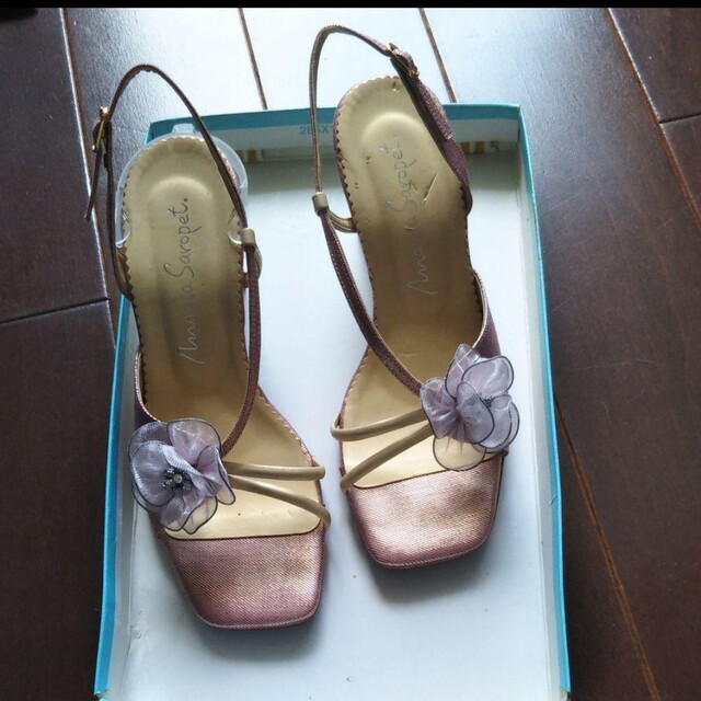 サンダル　ピンク　ヒール　お花　かわいい レディースの靴/シューズ(サンダル)の商品写真