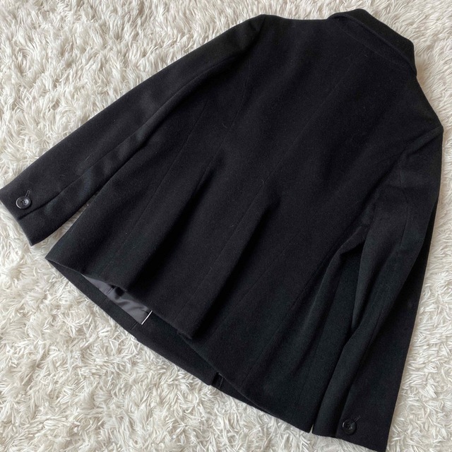 INDIVI(インディヴィ)の極美品❗INDIVI　Pコート　ハーフコート　カシミヤ　ウール　黒　大きいサイズ レディースのジャケット/アウター(ピーコート)の商品写真