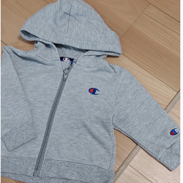 Champion(チャンピオン)のChampion　パーカー80 キッズ/ベビー/マタニティのベビー服(~85cm)(ジャケット/コート)の商品写真