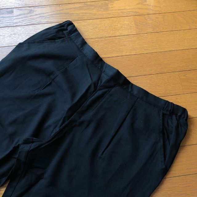 Belluna(ベルーナ)の新品　ベルーナ 美シルエット　タックパンツ サイズ5L 黒　秋冬物　レディース レディースのパンツ(カジュアルパンツ)の商品写真