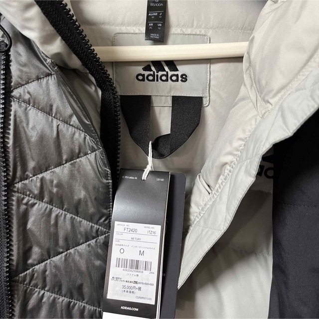 adidas ダウンジャケット