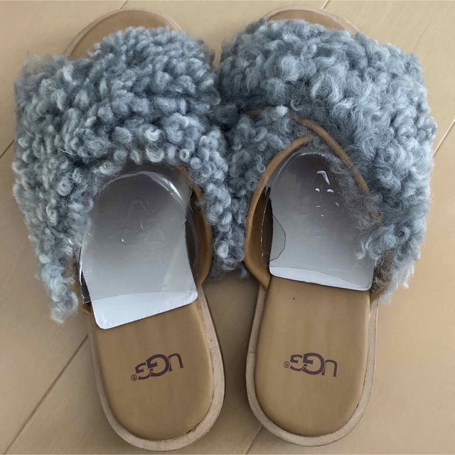 新品UGG アグ　シープスキン クロスストラップ　サンダル　JONI  ジョニー 2