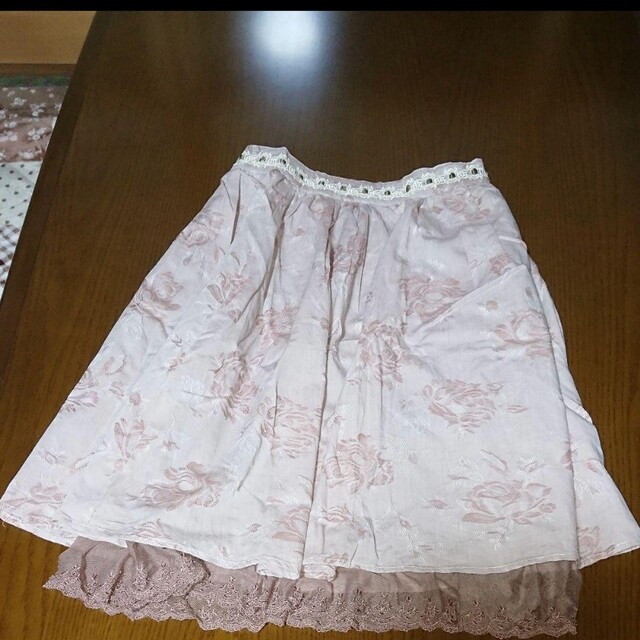 axes femme(アクシーズファム)のアクシーズファム　膝丈　スカート　ピンク　花柄　レース　フリル　ガーリー　未使用 レディースのスカート(ひざ丈スカート)の商品写真