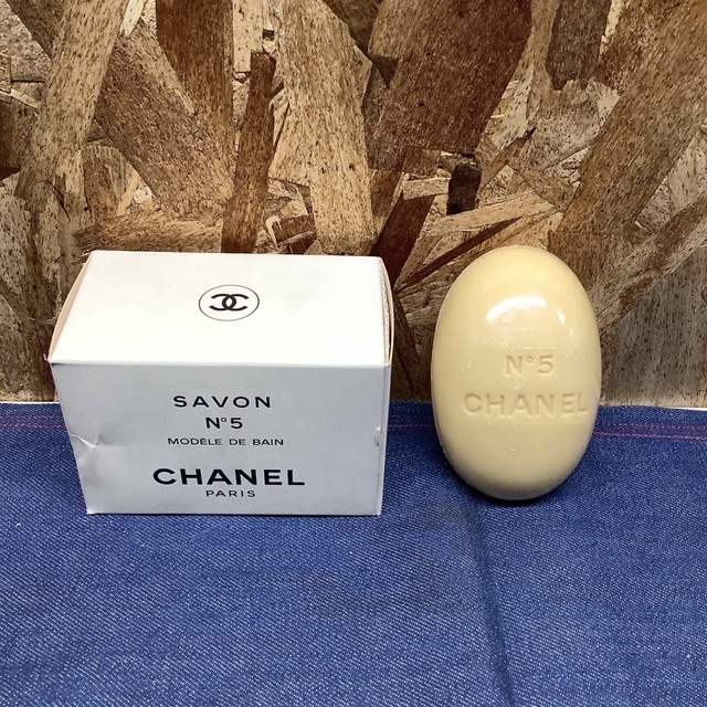 CHANEL(シャネル)の【未使用】CHANEL N°5 石鹸 コスメ/美容のボディケア(ボディソープ/石鹸)の商品写真