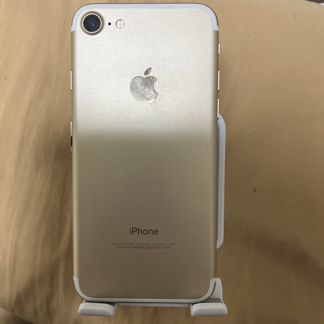 iPhone 7 Gold 32 GB simフリー 1