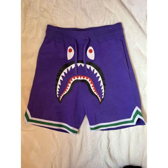 A BATHING APE(アベイシングエイプ)のa bathing ape shark shorts メンズのパンツ(ショートパンツ)の商品写真