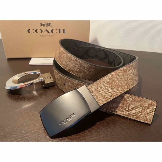 COACH(コーチ)の限定価格！COACH3点セットシグネチャーフリーサイズリバーシブルベルト箱付き メンズのファッション小物(ベルト)の商品写真