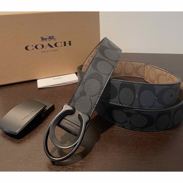 COACH(コーチ)の限定価格！COACH3点セットシグネチャーフリーサイズリバーシブルベルト箱付き メンズのファッション小物(ベルト)の商品写真