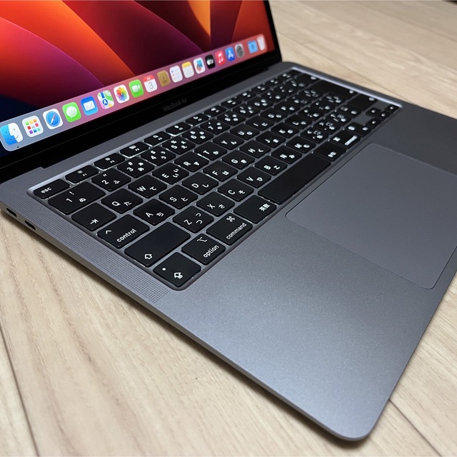 MacBook Air M1 8GB 256GBスペースグレイ