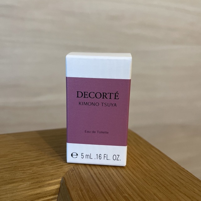 COSME DECORTE(コスメデコルテ)の【新品未使用】コスメデコルテ　キモノ　ツヤ　オードトワレ　5ml コスメ/美容の香水(香水(女性用))の商品写真