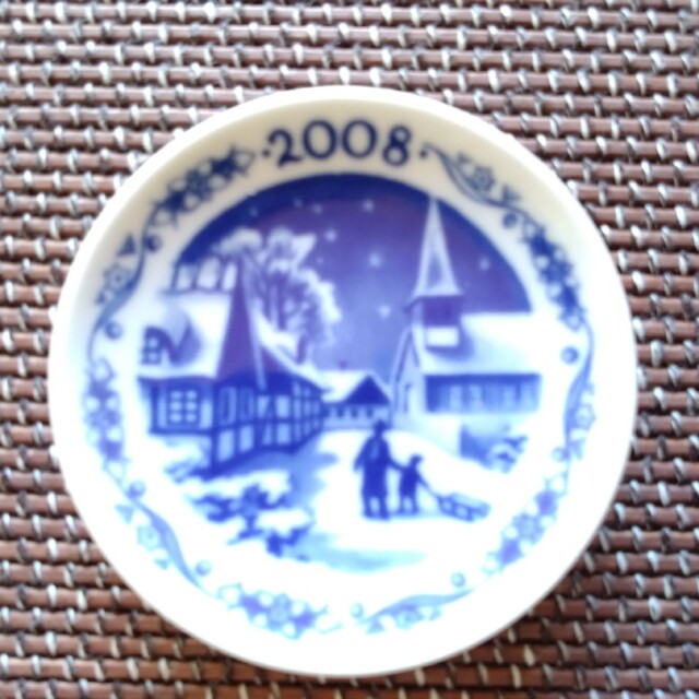 ROYAL COPENHAGEN(ロイヤルコペンハーゲン)のロイヤルコペンハーゲン ミニイヤープレート2008 エンタメ/ホビーの美術品/アンティーク(陶芸)の商品写真