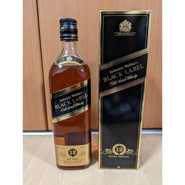 ジョニーウォーカー 黒ラベル 750ml 食品/飲料/酒の酒(ウイスキー)の商品写真