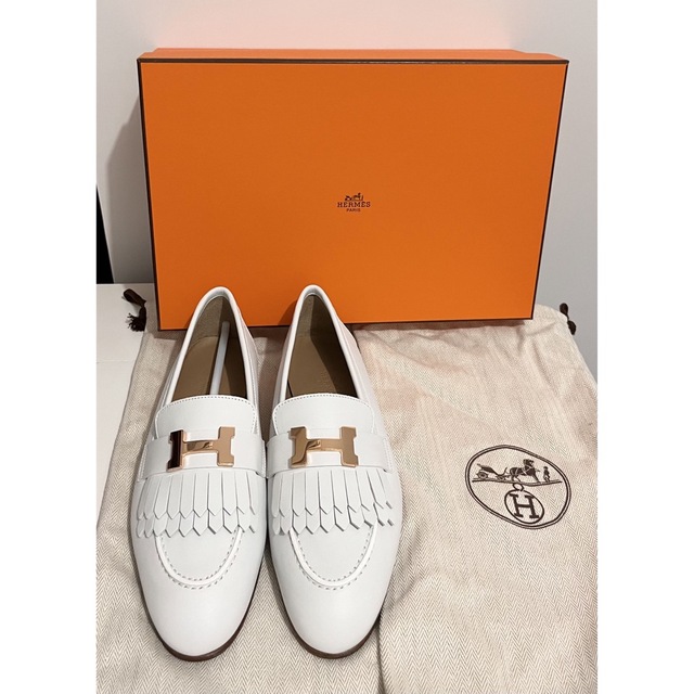 Hermes(エルメス)の新品未使用　エルメス　ロワイヤル　ローズゴールド　ホワイト レディースの靴/シューズ(ローファー/革靴)の商品写真