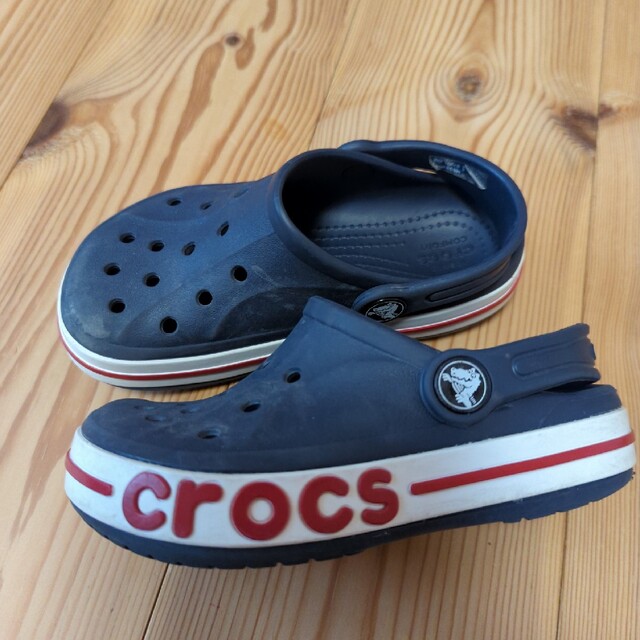 crocs(クロックス)のクロックスC10 キッズ/ベビー/マタニティのキッズ靴/シューズ(15cm~)(サンダル)の商品写真