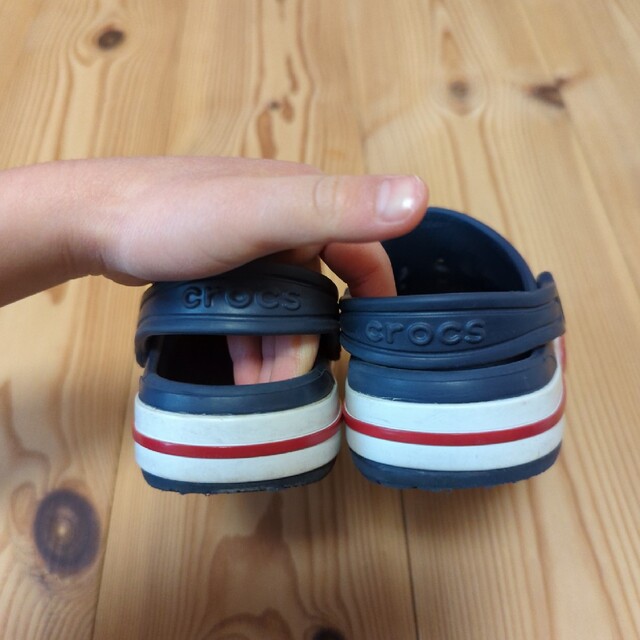 crocs(クロックス)のクロックスC10 キッズ/ベビー/マタニティのキッズ靴/シューズ(15cm~)(サンダル)の商品写真