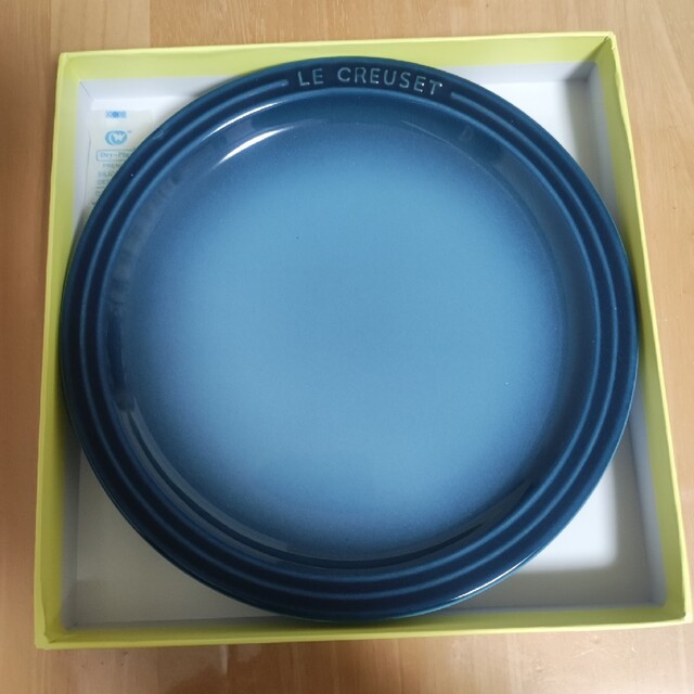 LE CREUSET(ルクルーゼ)のル・クルーゼ　ラウンド・プレート　19cm　マリンブルー インテリア/住まい/日用品のキッチン/食器(食器)の商品写真