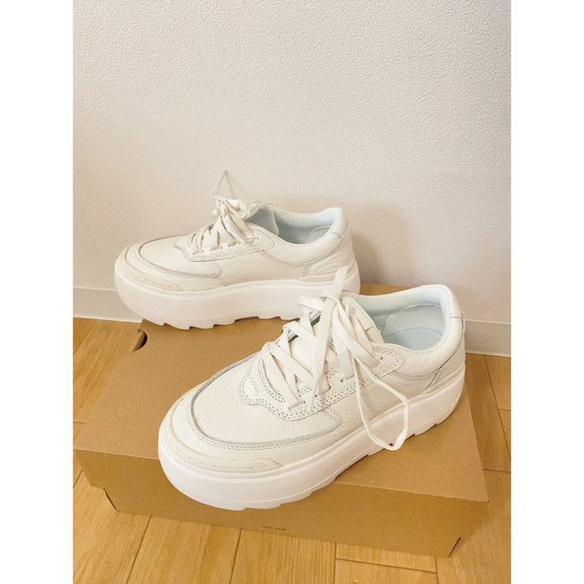 今期‼️アグ ugg レディース マリン メガ レース 22cm ホワイト
