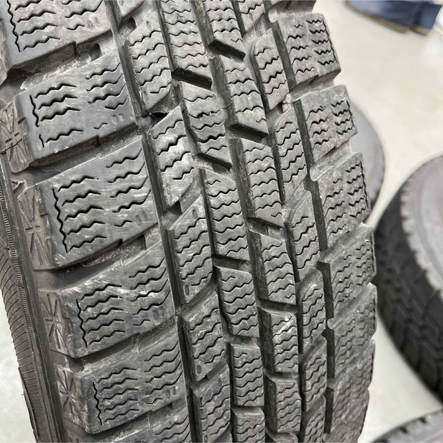 Goodyear(グッドイヤー)のスズキソリオスタッドレスタイヤ165/70R14 グッドイヤー　MA26S 自動車/バイクの自動車(タイヤ・ホイールセット)の商品写真