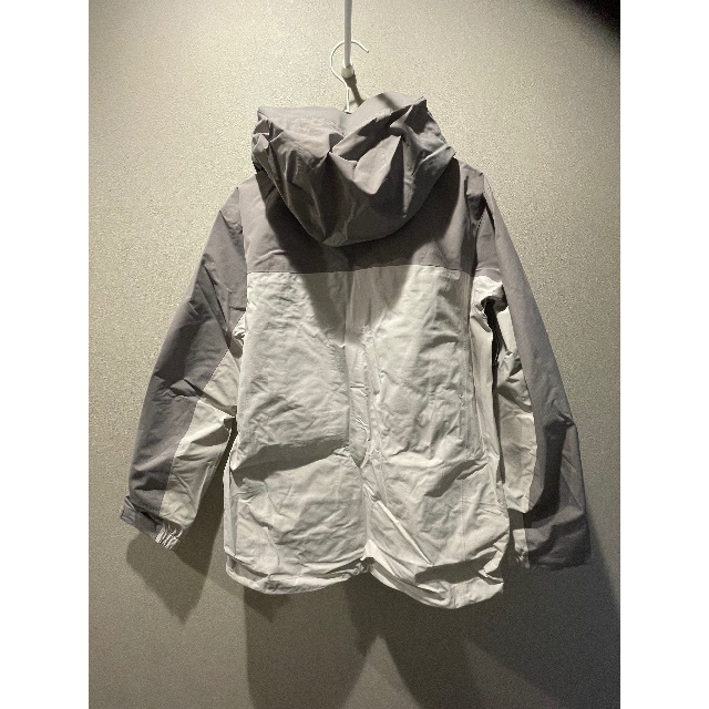 BURTON(バートン)の【美品】Burton GORE-TEX PACKRITE RAIN JACK  スポーツ/アウトドアのスノーボード(ウエア/装備)の商品写真