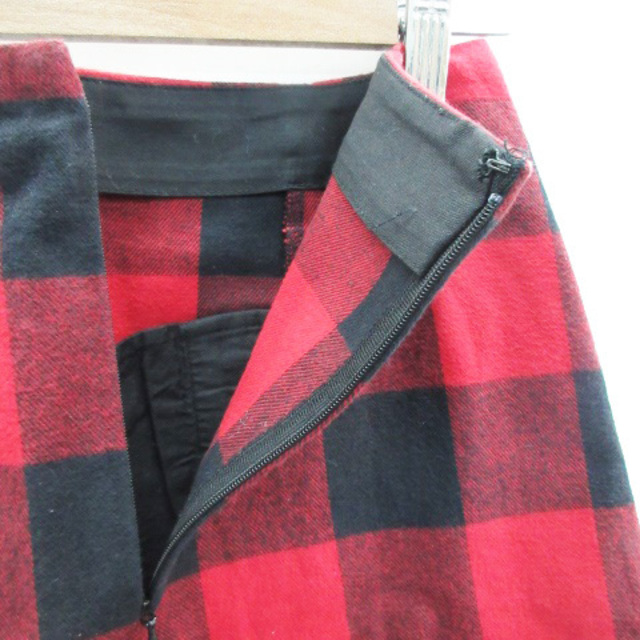 Adam et Rope'(アダムエロぺ)のアダムエロペ 台形スカート ひざ丈 チェック柄 36 レッド 赤 レディースのスカート(ひざ丈スカート)の商品写真