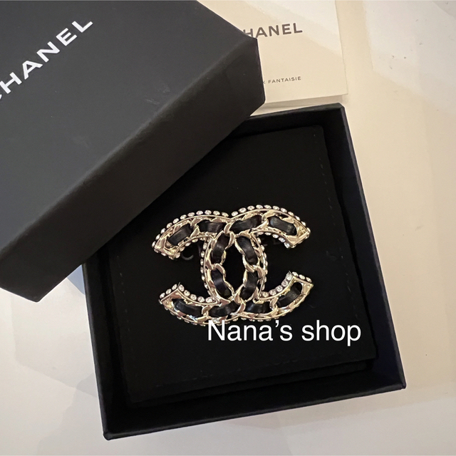 一流の品質 CHANEL プローチ logo cc シャネル23P新作 CHANEL