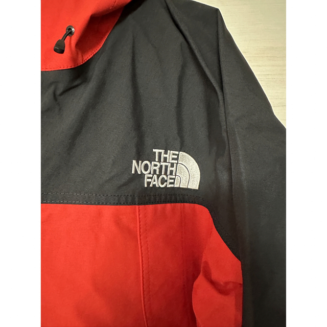 THE NORTH FACE(ザノースフェイス)のTHE NORTH FACE マウンテンライトパーカー　XL メンズのジャケット/アウター(マウンテンパーカー)の商品写真